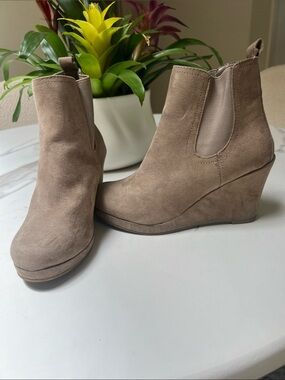 Women's Taupe Suede Wedge Ankle Boots